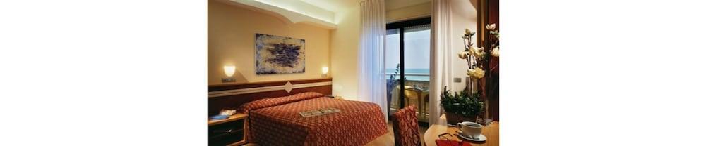ג'וליאנובה Hotel Europa Beach Village מראה חיצוני תמונה