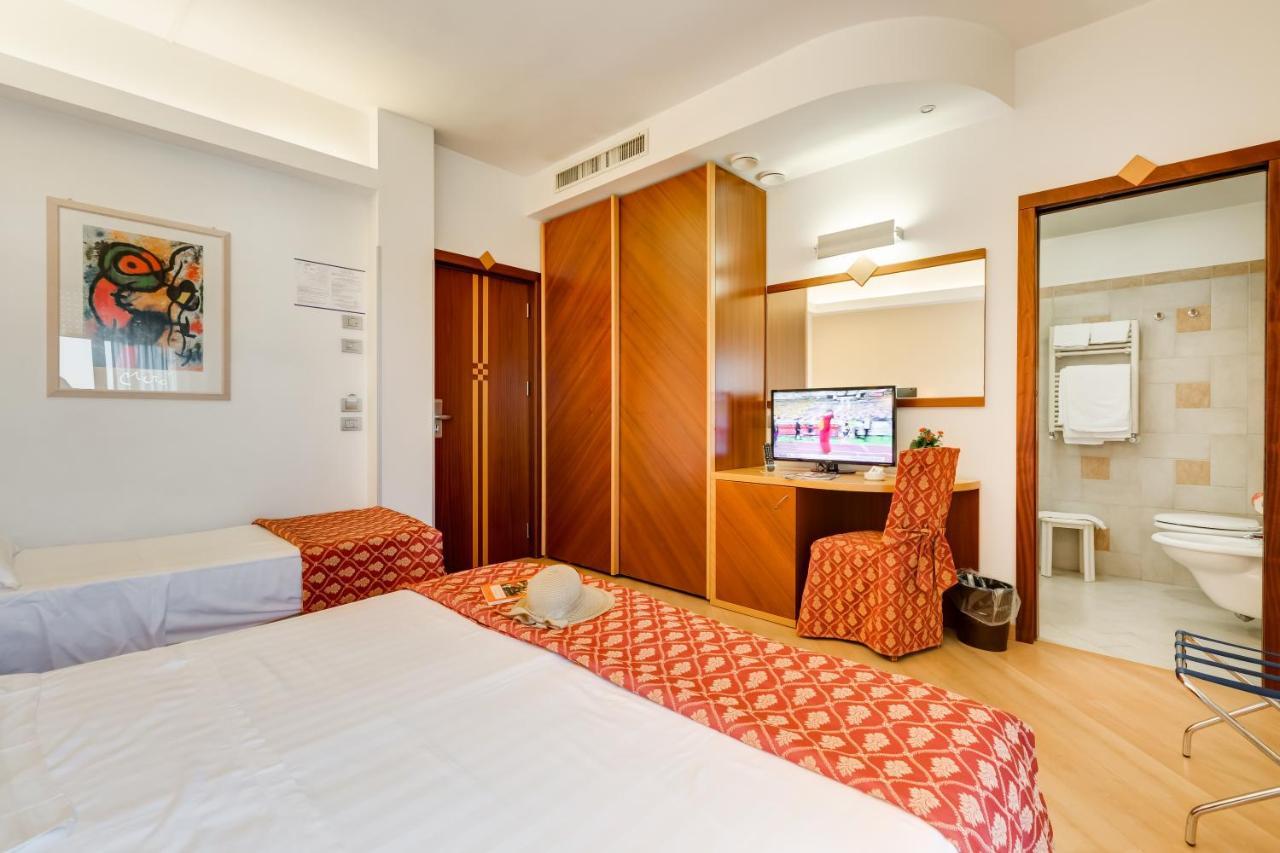 ג'וליאנובה Hotel Europa Beach Village מראה חיצוני תמונה