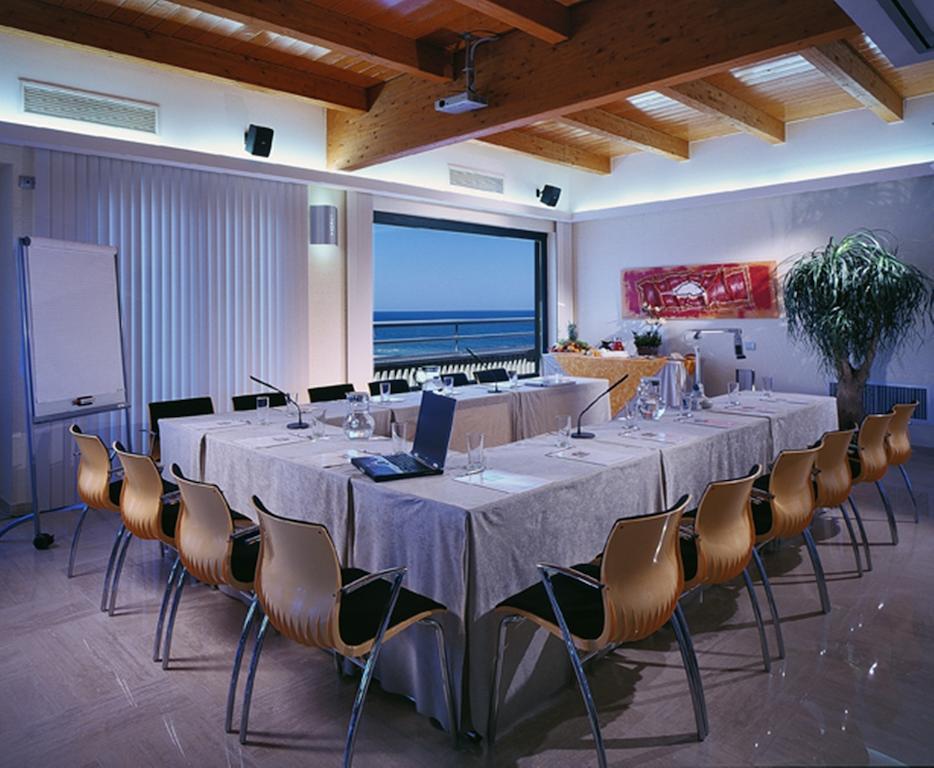 ג'וליאנובה Hotel Europa Beach Village עסק תמונה