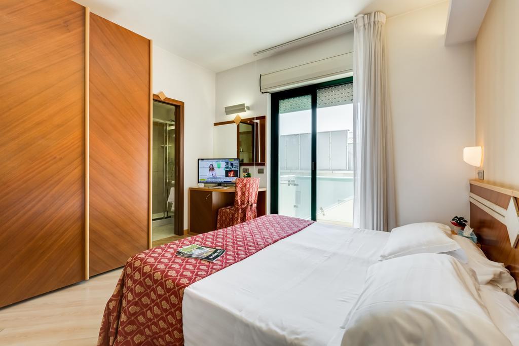 ג'וליאנובה Hotel Europa Beach Village חדר תמונה
