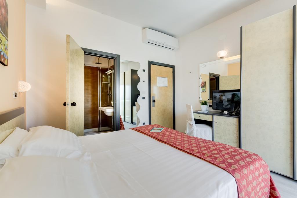 ג'וליאנובה Hotel Europa Beach Village חדר תמונה