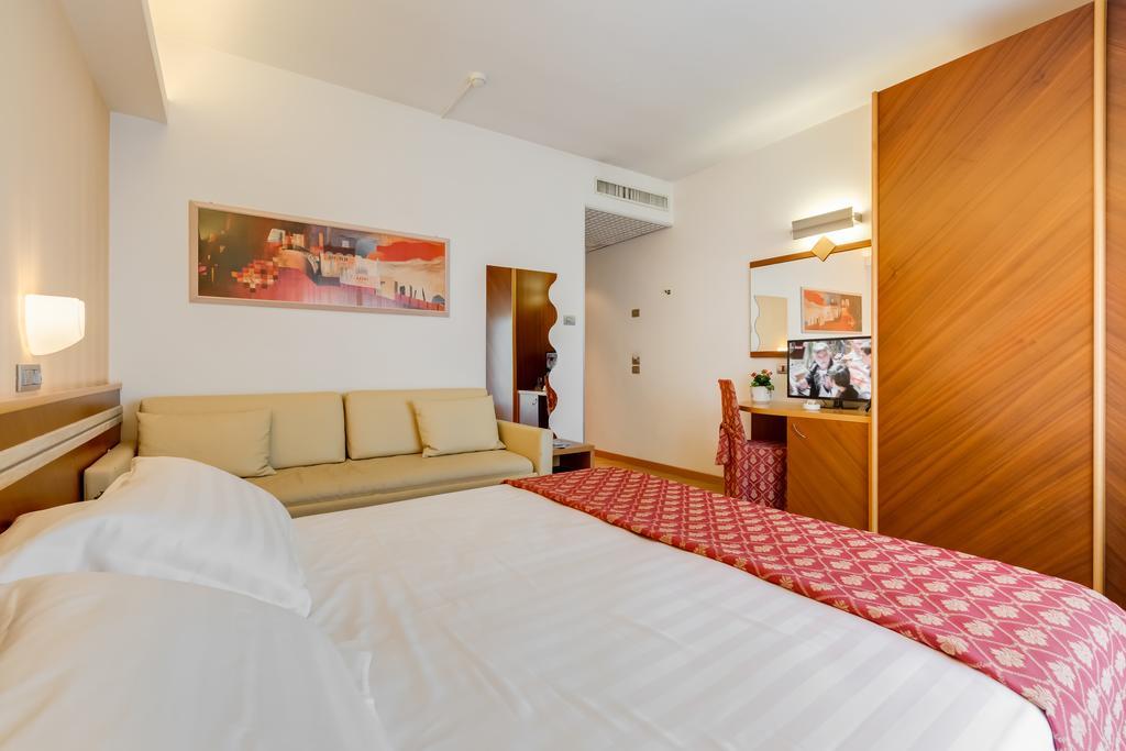 ג'וליאנובה Hotel Europa Beach Village חדר תמונה