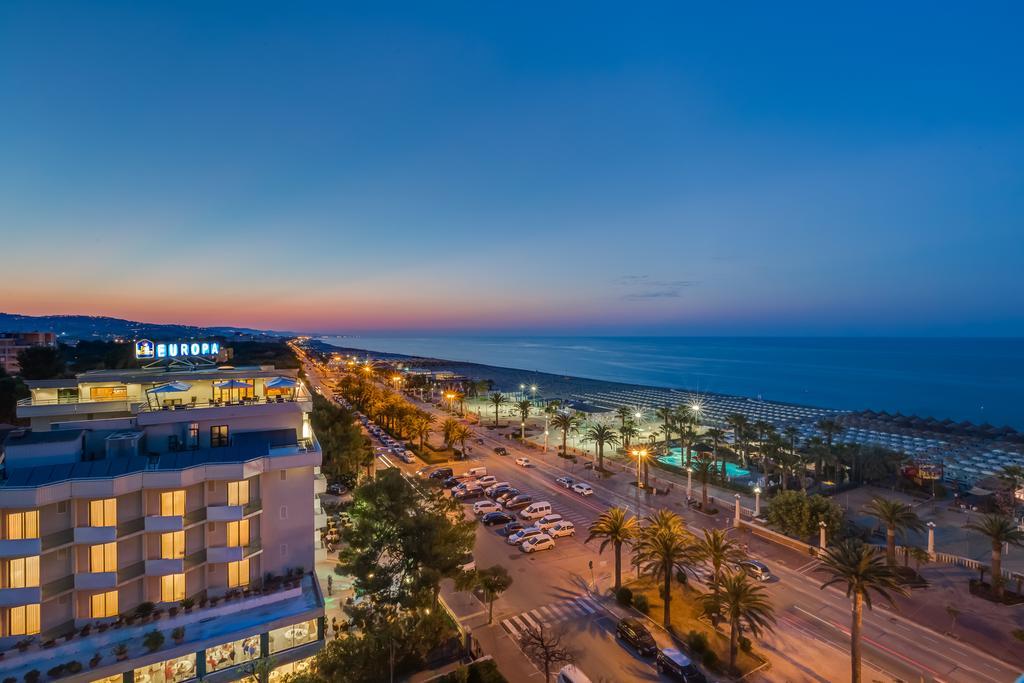 ג'וליאנובה Hotel Europa Beach Village מראה חיצוני תמונה