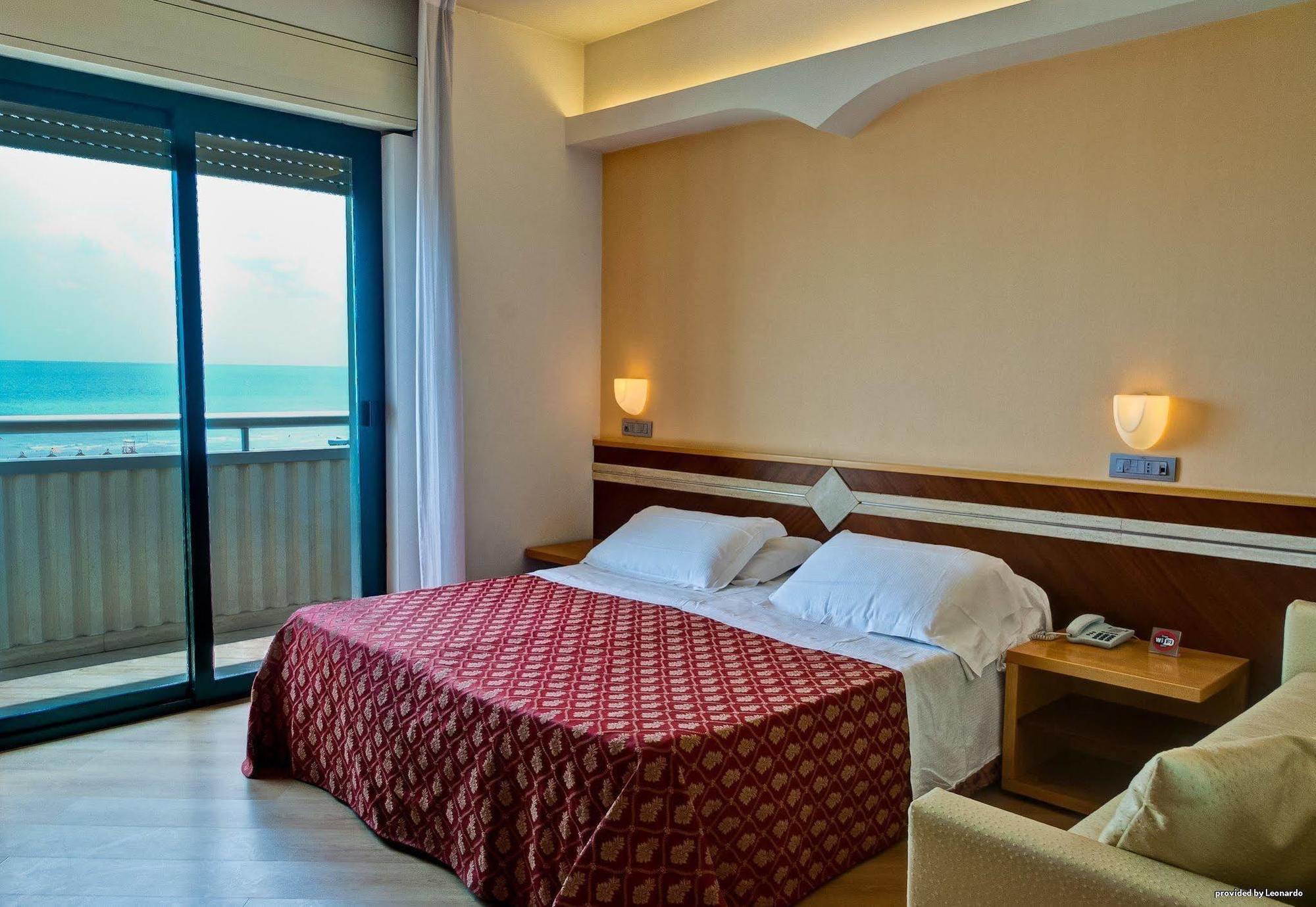 ג'וליאנובה Hotel Europa Beach Village מראה חיצוני תמונה