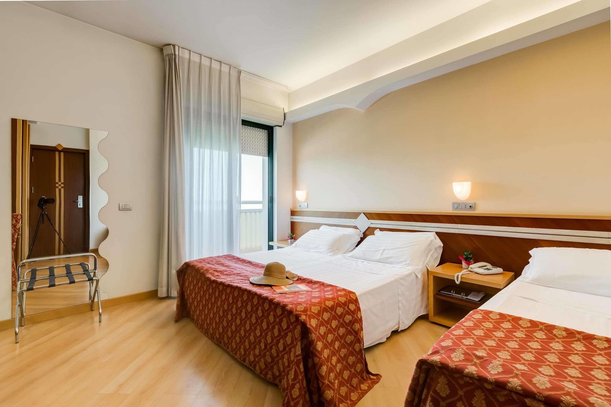 ג'וליאנובה Hotel Europa Beach Village מראה חיצוני תמונה
