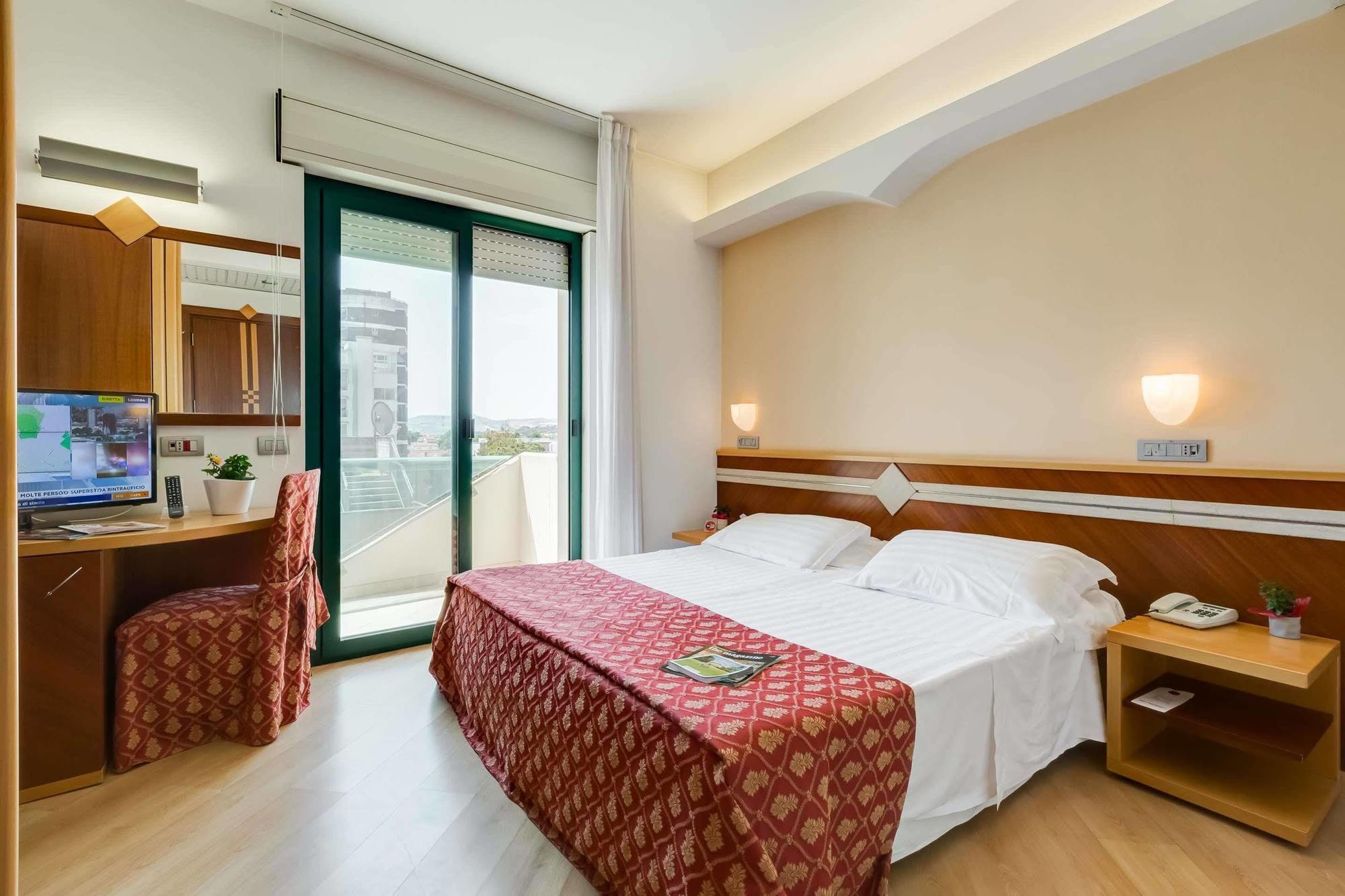 ג'וליאנובה Hotel Europa Beach Village מראה חיצוני תמונה