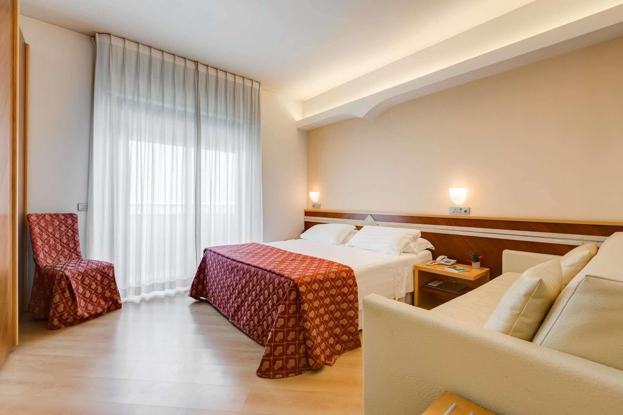 ג'וליאנובה Hotel Europa Beach Village מראה חיצוני תמונה
