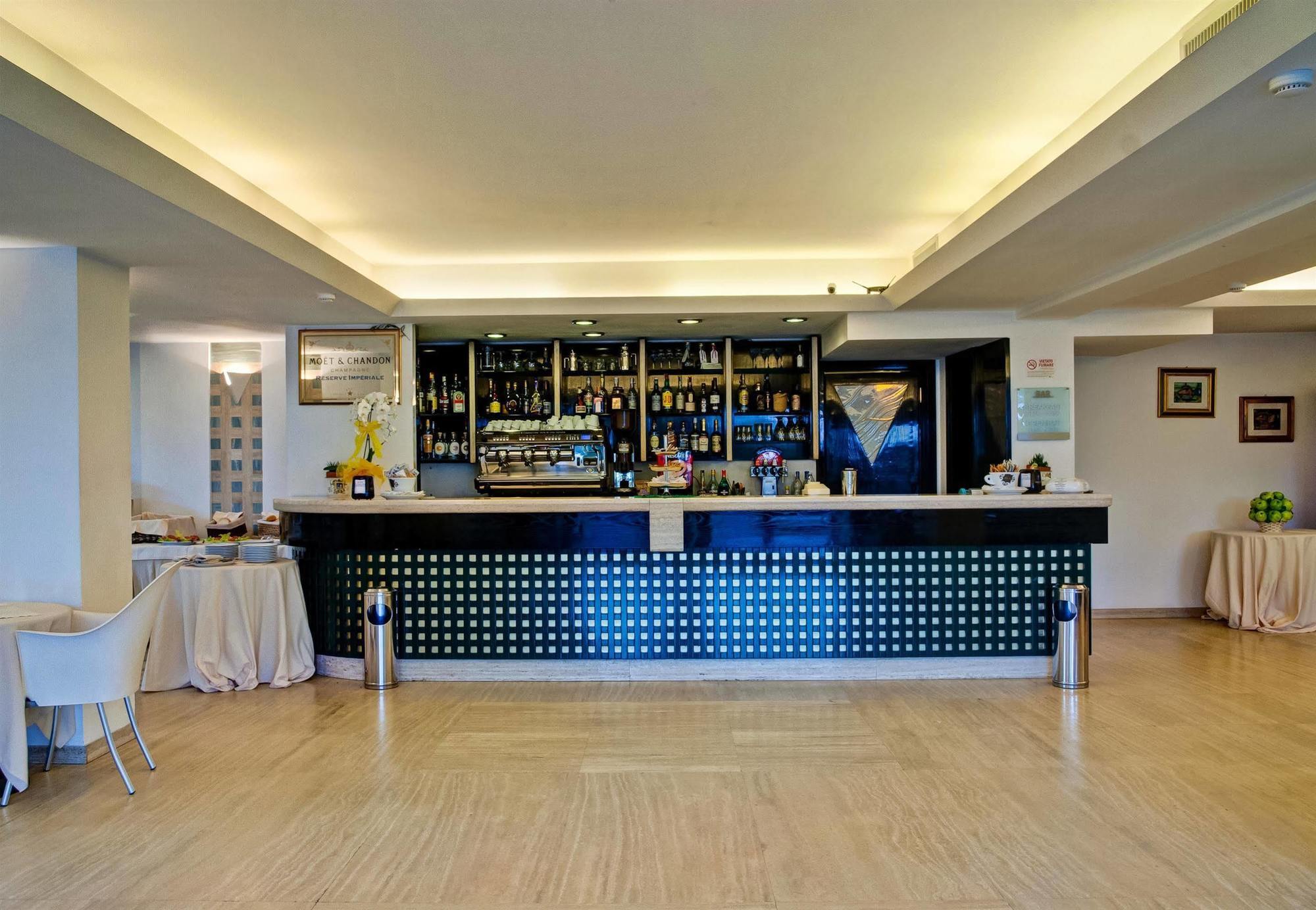 ג'וליאנובה Hotel Europa Beach Village מראה חיצוני תמונה