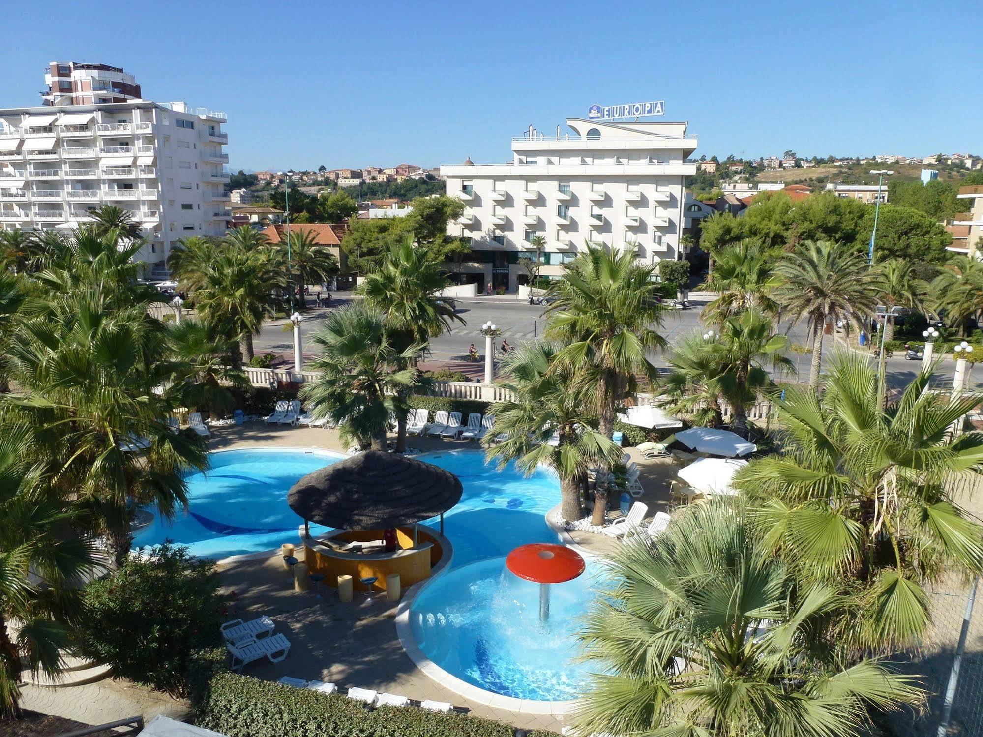 ג'וליאנובה Hotel Europa Beach Village מראה חיצוני תמונה