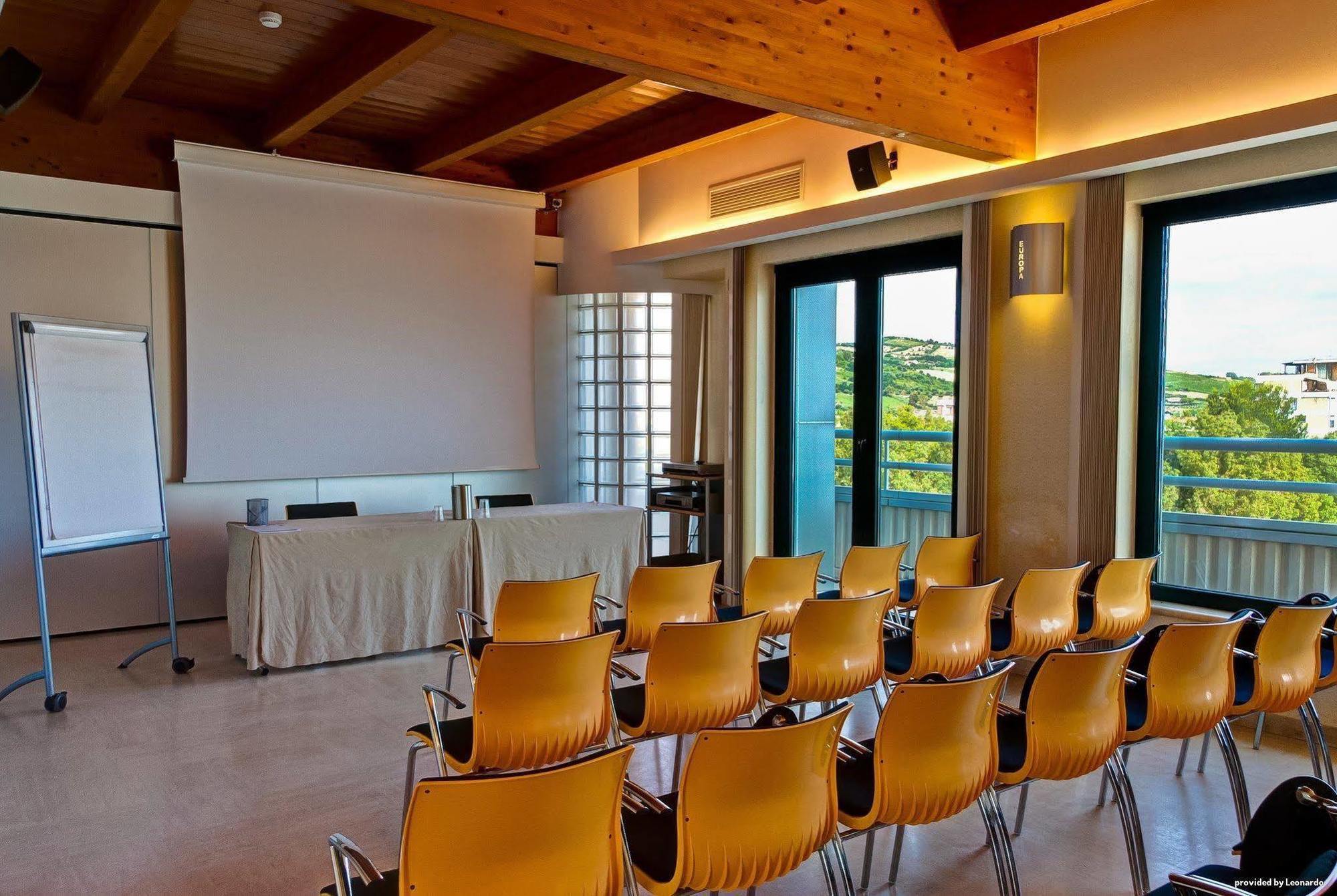 ג'וליאנובה Hotel Europa Beach Village מראה חיצוני תמונה